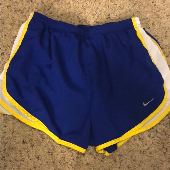 Nike Pants - Women’s Nike tempo short